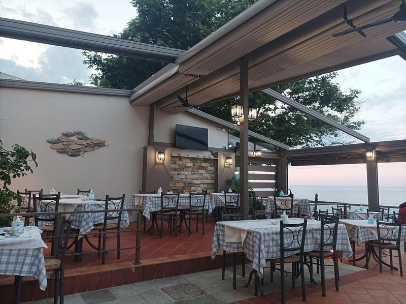 Ενοικιαζόμενα Δωμάτια "Pelion Plaza" Agios Ioannis  Экстерьер фото